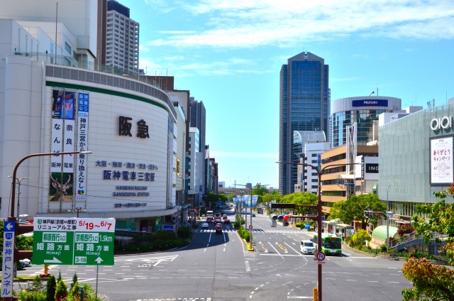 税関線・三宮駅前